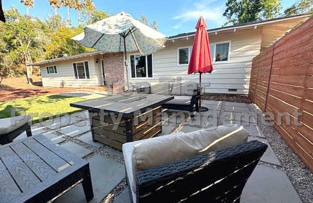 3 Bed/ 2 Bath Spacious Family Home with Sun Deck in Escondido! Available NOW! photos photos