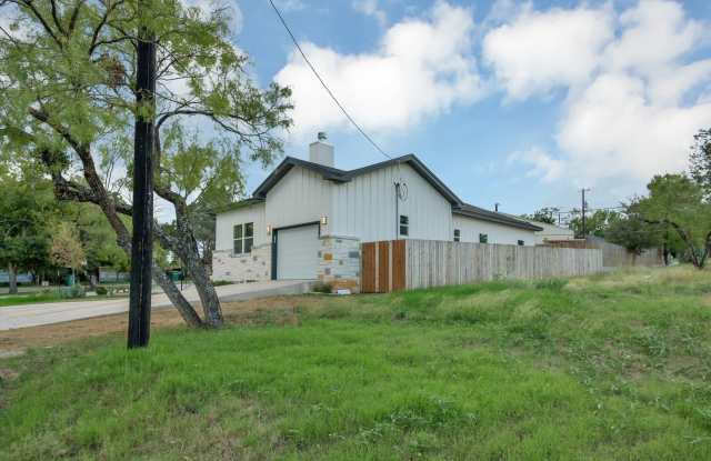 604 Driftwood Lane - 604 Driftwood Lane, Cottonwood Shores, TX 78657