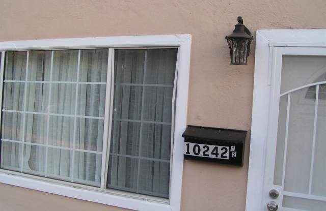 10242 Fernglen Avenue Gallery 4