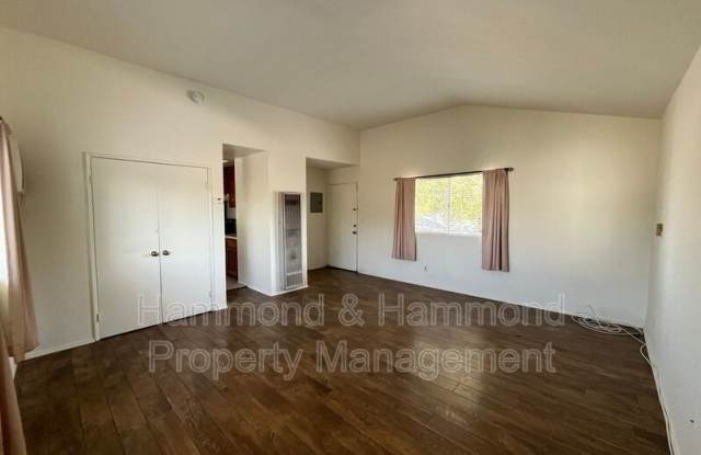 5723 Willowcrest Ave. Gallery 3