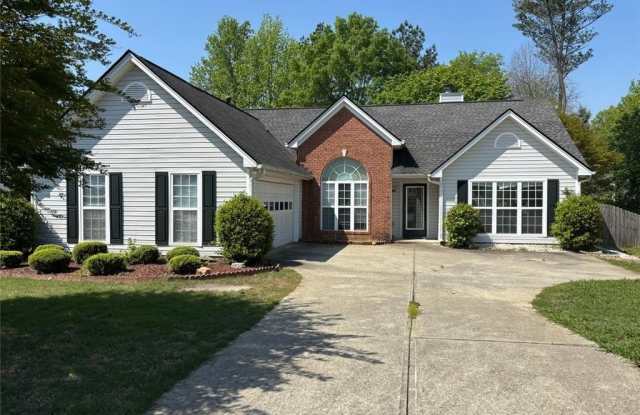 320 VICTORIA STATION Boulevard photos photos