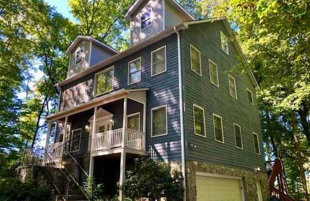Spacious 3100 sq ft 3 bedroom 2 bath home on over 1.5 acres in Oak Ridge, NC photos photos