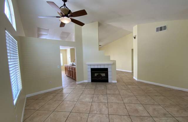 3BD/2BA Single Story Home - Lake Elsinore Gallery 3
