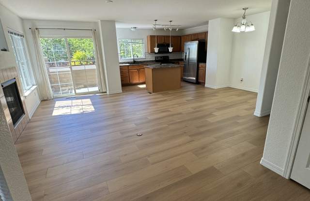 12850 Jasmine Street Gallery 2