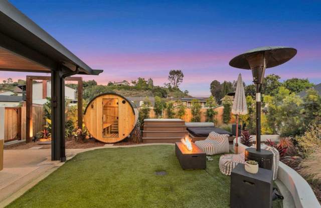 Furnished 5BR Home with Sauna and Hot Tub in San Diego Gallery 1