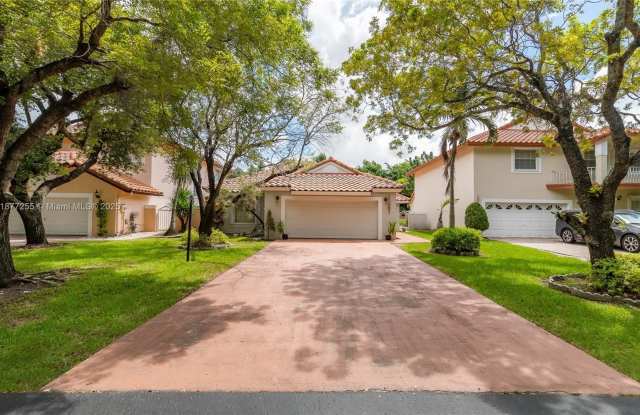 10387 NW 43rd Ter photos photos