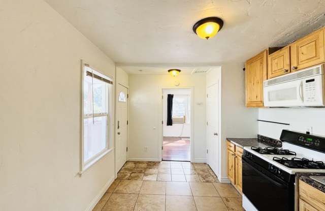 119 E Leslie Ave - 2 photos photos 119 E Leslie Ave - 2 photos photos