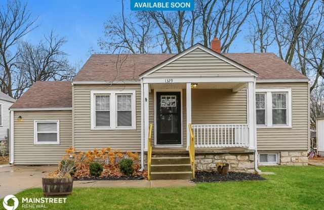 1329 South Liberty Street - 1329 South Liberty Street, Independence, MO 64055