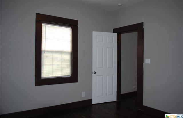 834 Potomac Gallery 3