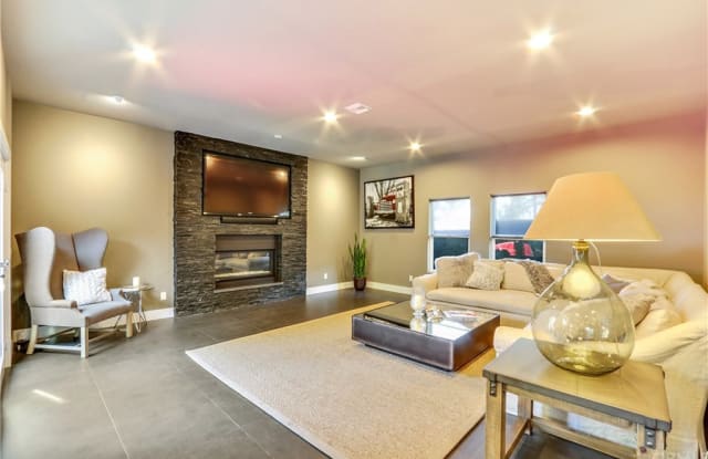 627 E Almond Avenue - 627 East Almond Avenue, Orange, CA 92866