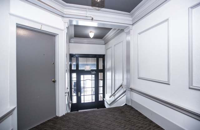 1030 LARKIN Apartments Gallery 3