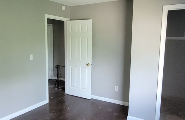 719 North 70th Terrace Gallery 2