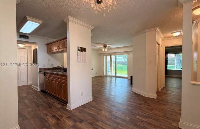 10610 SW 158th Ct Gallery 1