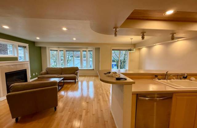 1629 Condominiums - Queen Anne Gallery 4