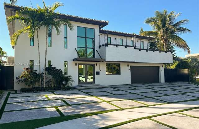 13300 Biscayne Bay Ter - 13300 Biscayne Bay Terrace, North Miami, FL 33181