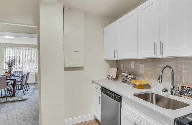 Parkview Towers Apartments Gallery 2