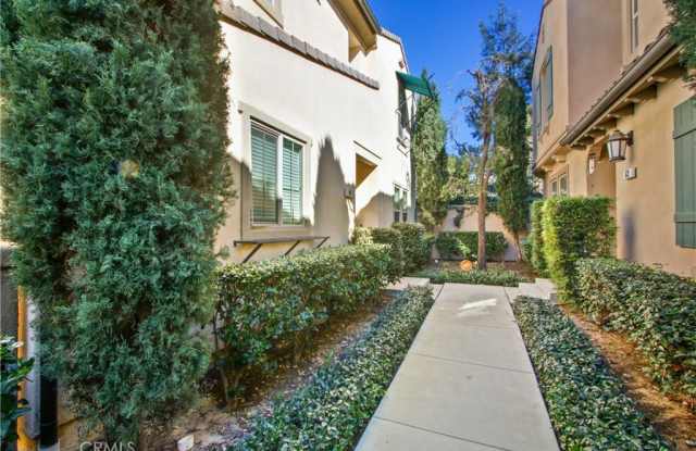 61 Keepsake - 61 Keepsake, Irvine, CA 92618