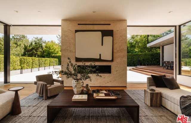 1383 Londonderry Pl Gallery 1