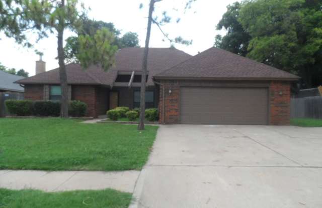 201 Wellington Moore  Remodeled 4 bedroom, 2 bath, 2 living areas photos photos