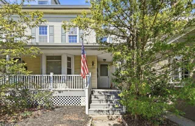 104 Maple Ave photos photos