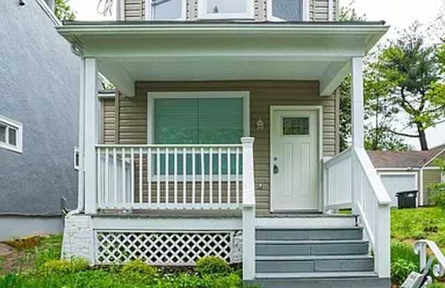 3Br 2.5Bath Home for rent - 4424 Hunt Place Northeast, Washington, DC 20019