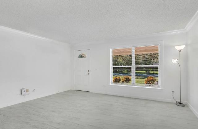 6449 Eve Street Gallery 2