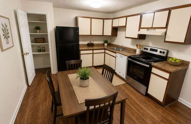 Blacksburg, 4 BR / 2.5 BA Available July 29 Gallery 3