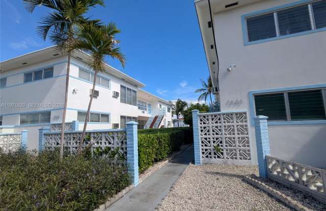 7805 Crespi Blvd photos photos