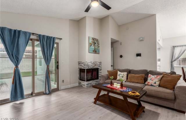 5776 Yerington Avenue Gallery 4