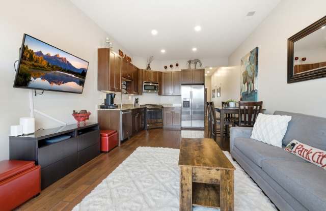 Fully Furnished Newpark Townhome - 1 car Garage - 6 Months up to 1 Year Lease Gallery 1