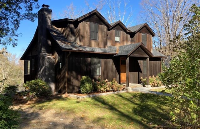 84 Dublin Road - 84 Dublin Road, Falls Village, CT 06031
