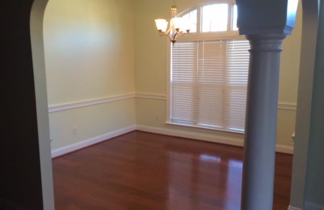 1002 Silver Lake Ct Gallery 3