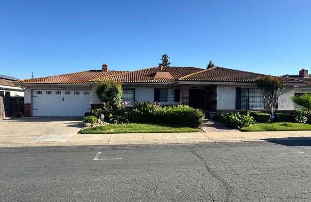 Charming 3 bed 2 bath home photos photos