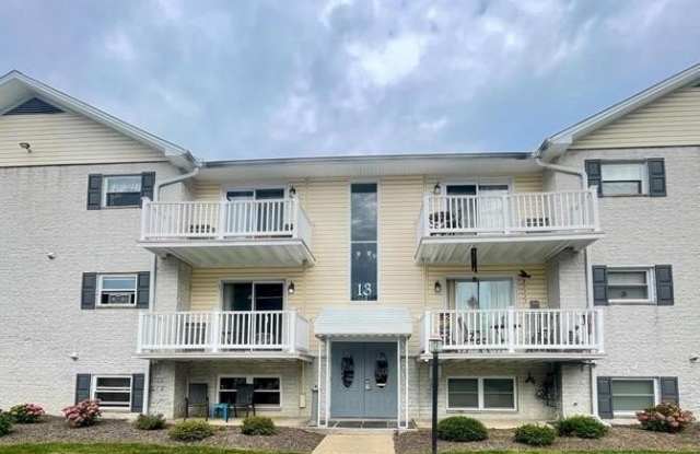 13 WARREN LODGE CT #1-B - 13 Warren Lodge Court, Cockeysville, MD 21030