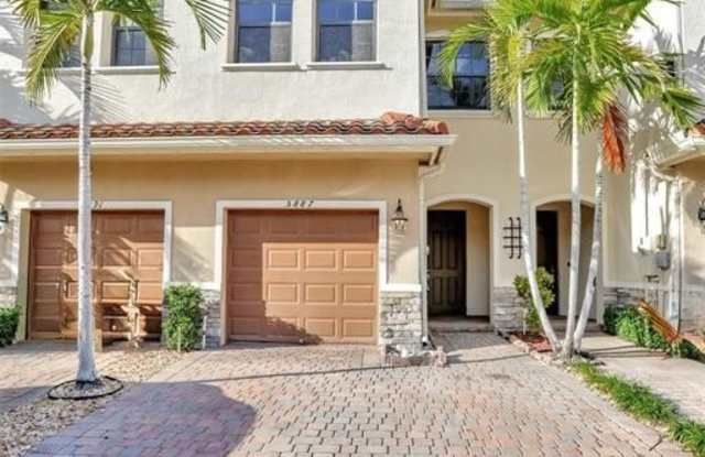 5887 NW 56th Place Gallery 1