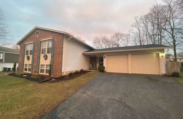 7125 Hanks Place - 7125 Hanks Place, Burke, VA 22153