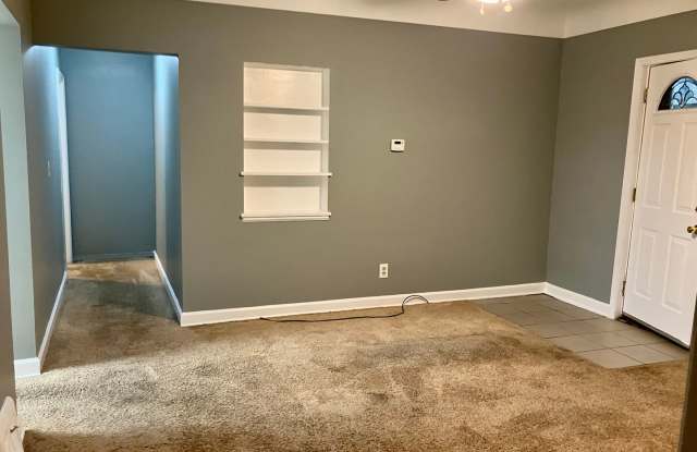 CHARMING DUPLEX HOME FOR LEASE IN WESTLAND! Gallery 4