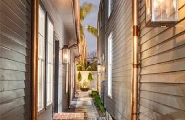 1117 9TH Street Gallery 3