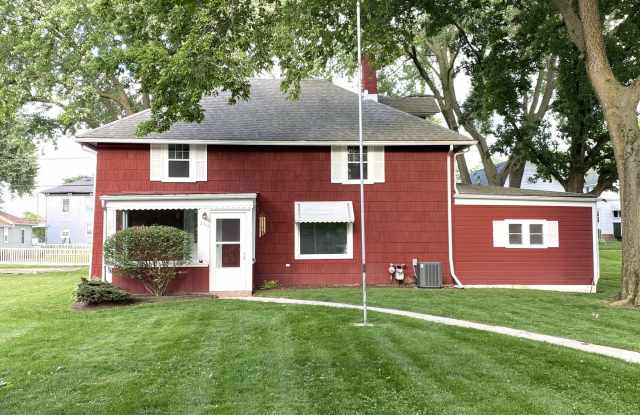 255 Oak Street - 255 Oak Street, Hampshire, IL 60140