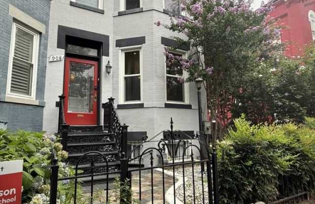908 11TH Street NE photos photos