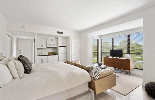 11818 Pebblewood Drive Gallery 4
