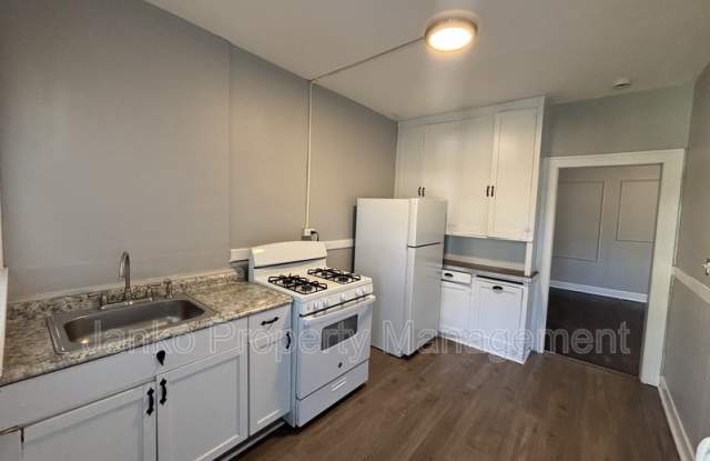 39 W 14th Pl - 39 West 14th Place, Chicago Heights, IL 60411