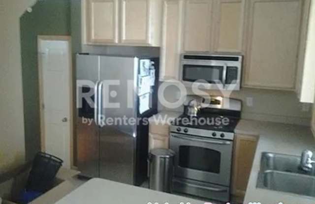 2BD/1.5BA Townhome in Savage Available Now! photos photos
