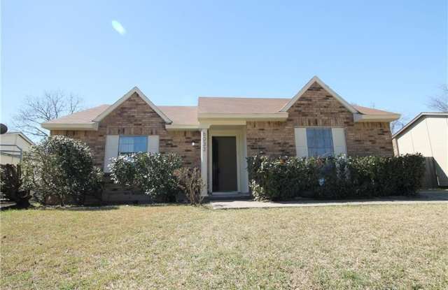 6033 Deerfoot Trail - 6033 Deerfoot Trail, Fort Worth, TX 76131