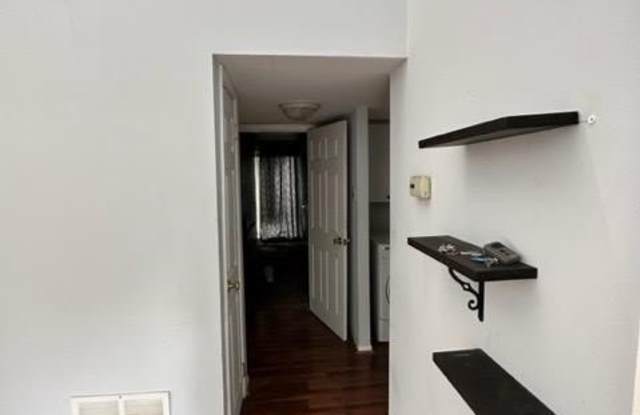 233 TOWNSHIP LINE Road unit: 3C photos photos