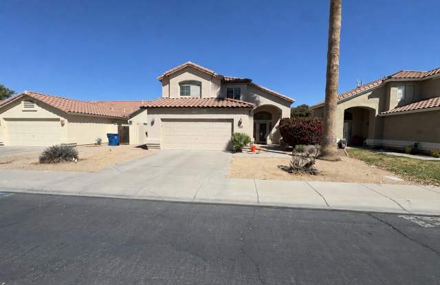 Two Story Home with Pool! photos photos Two Story Home with Pool! photos photos
