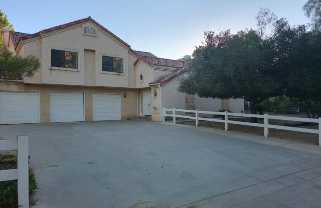 Prestigious Bell Canyon 5-Bedroom Estate in Gated Community photos photos