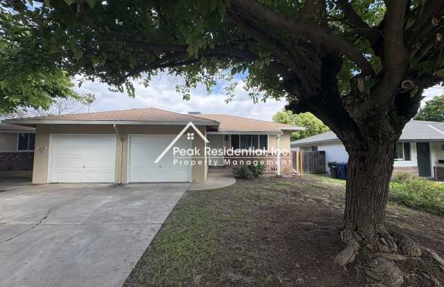 Updated 2bd/1ba Sacramento Duplex photos photos