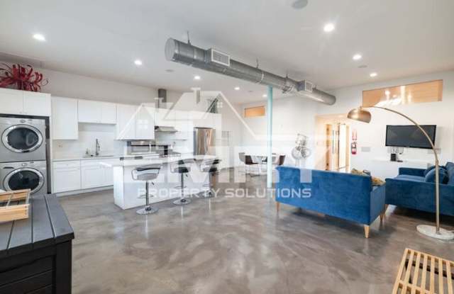 5655 East Beverly Boulevard Gallery 2
