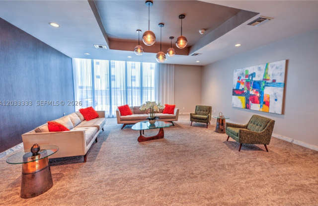 9225 Collins Ave Gallery 2